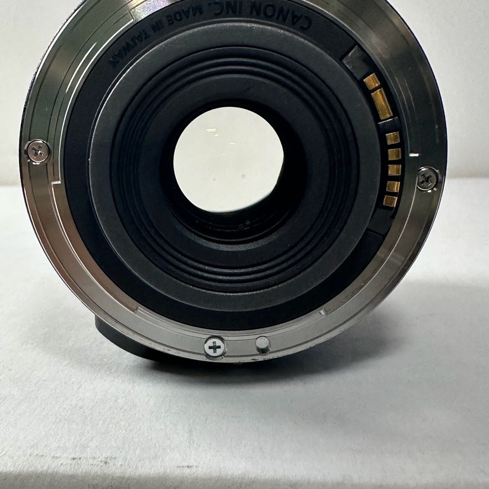 Canon EF-S 60mm f/2.8 Ultrasonic Lens - Black - Picture 3 of 4